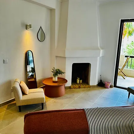 Sea View, 3 Minutes Apartment *