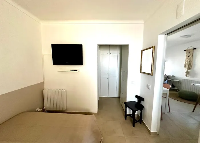 Sea View, 3 Minutes Apartman *